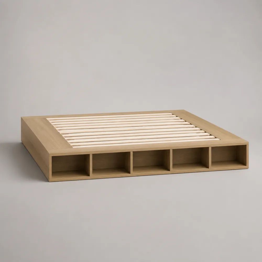 Stauraumbett aus Holz mit Lattenrost und 5 offenen Fächern, Natur, Liegefläche 180 × 200 cm, Gesamtmaß 220 × 220 × 35 cm